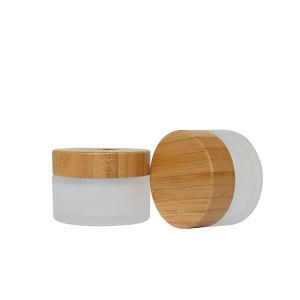 Bocal en verre givré avec couvercle en bois